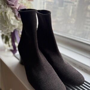 Vince/Tasha Knit Bootie  size 9.5 brown